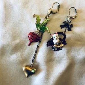 Betsey Johnson Cat in Basket/Radish Heart Earrings